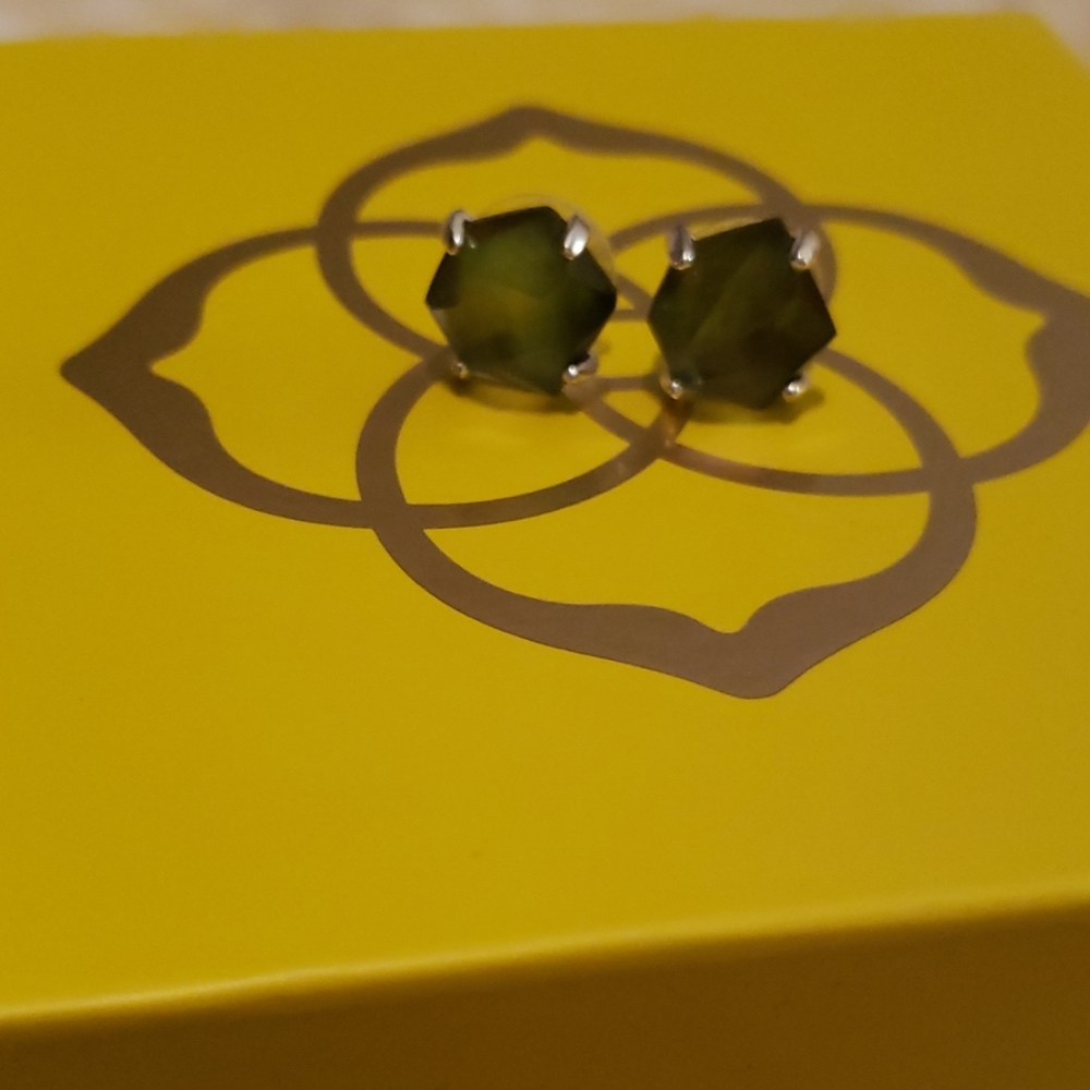 Kendra Scott Ellms stud earrings